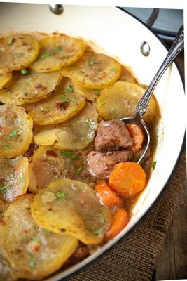  Lancashire Hotpot! A Culinary Journey Through Tender Meat and Creamy Potato Heaven