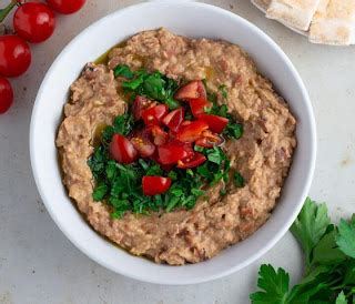  Ful Medames: Kokeile Tätä Väkevää ja Aromikas Vähärasvaista Herkkua Gizassa!