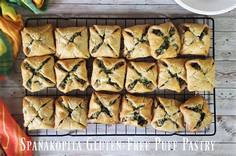  Tatarinpiirakat: A Herbaceously Delectable Pastry Adventure Steeped in Tangy Yogurt and Aromatic Spices!